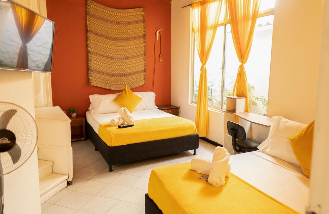 Africa House-Casa Hotel Laureles-La70 ميديلين المظهر الخارجي الصورة