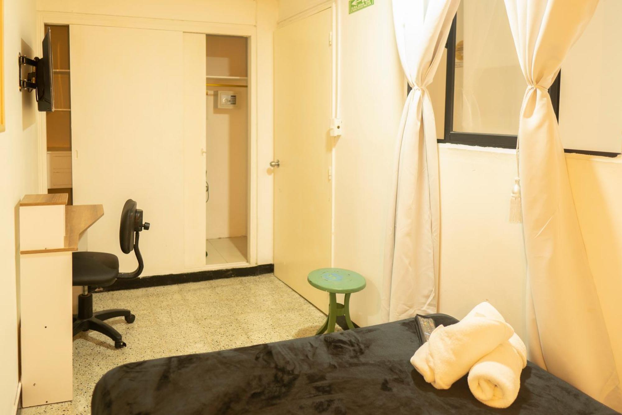 Africa House-Casa Hotel Laureles-La70 ميديلين المظهر الخارجي الصورة