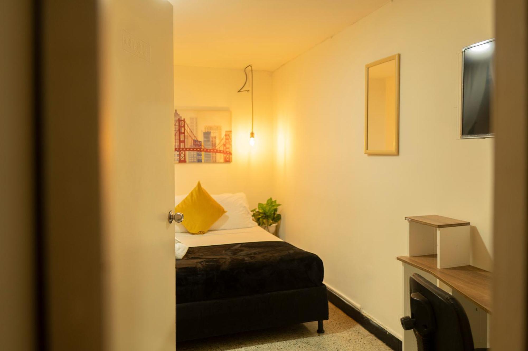Africa House-Casa Hotel Laureles-La70 ميديلين المظهر الخارجي الصورة