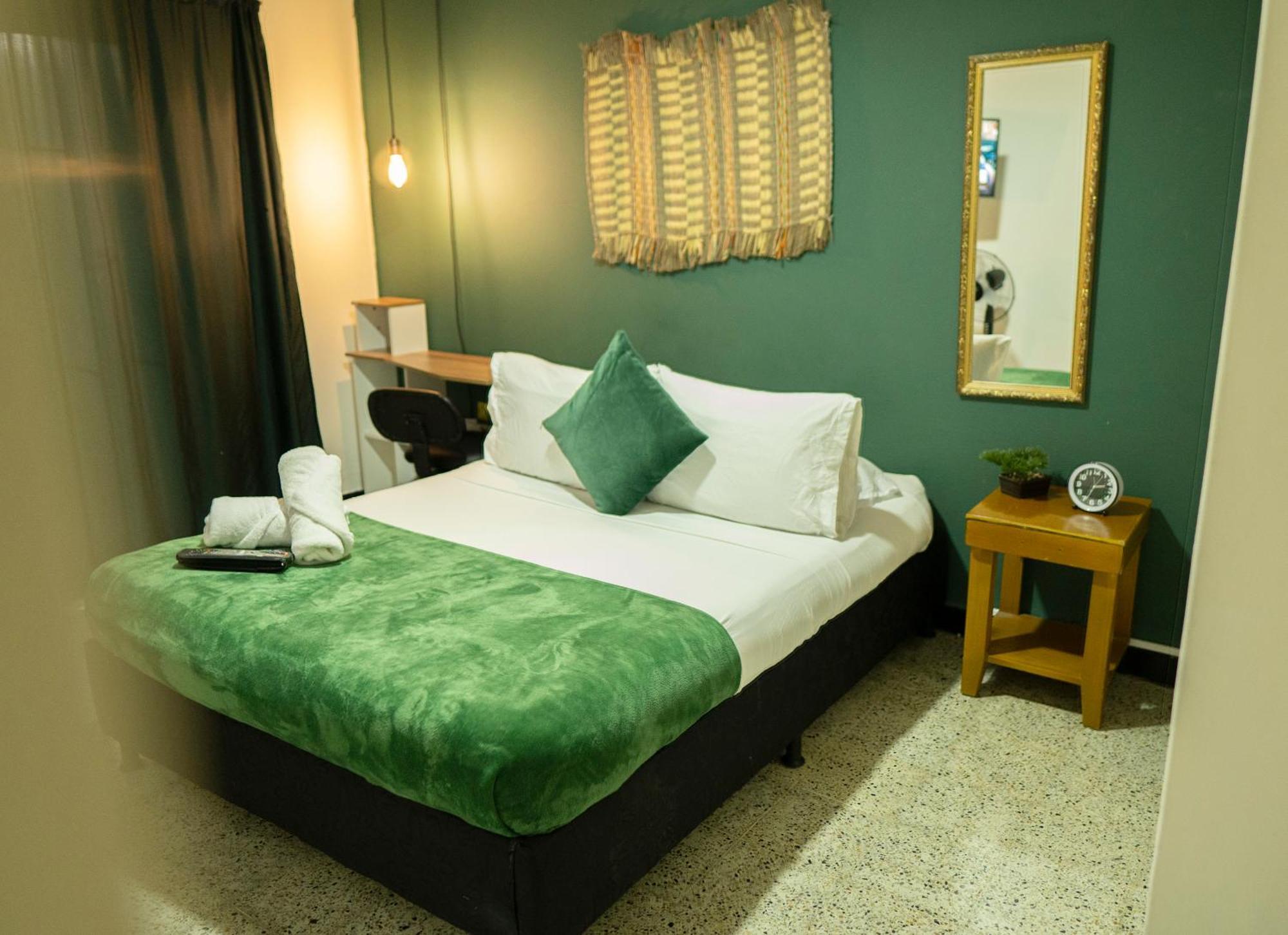 Africa House-Casa Hotel Laureles-La70 ميديلين المظهر الخارجي الصورة